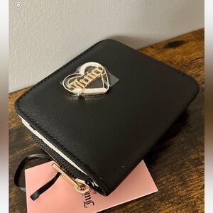 Juicy Couture Black Gold Heart Logo Zip Bifold Wallet NWT